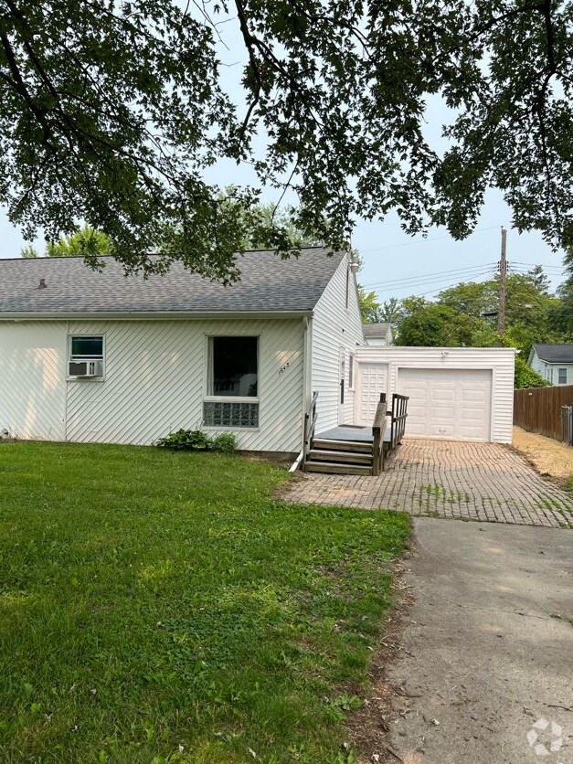 Building Photo - 1643 Haslett Rd