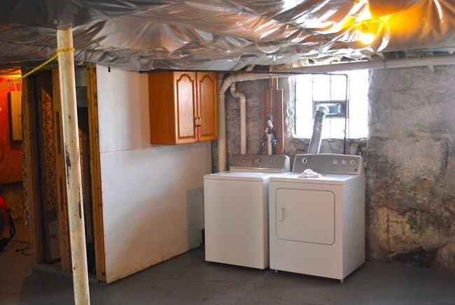 Building Photo - 68 Hussey St