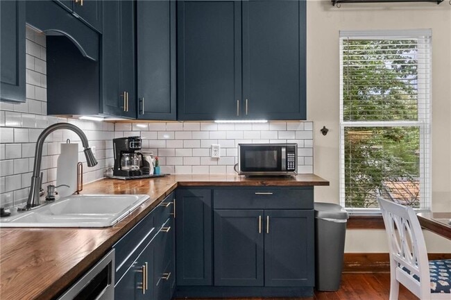 Building Photo - 10093 Oklahoma Dr