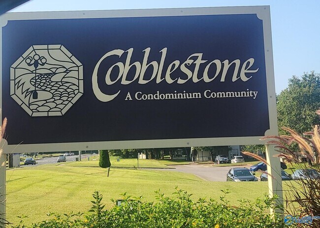 Building Photo - 4988 7 Pine Cir