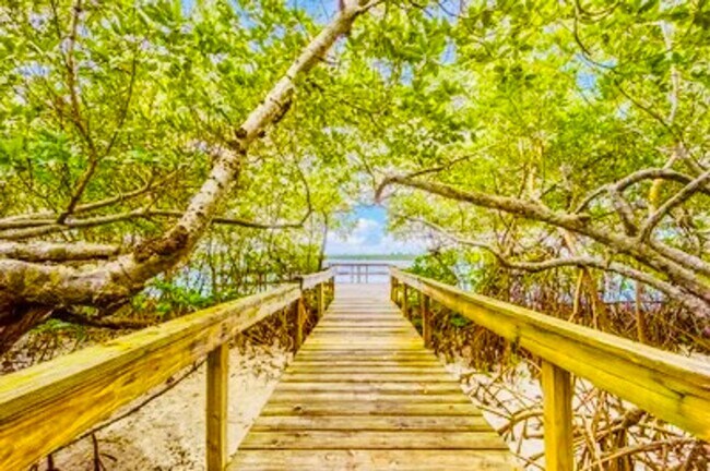 Building Photo - 2/2.5 Stuart Townhome near Intracoastal