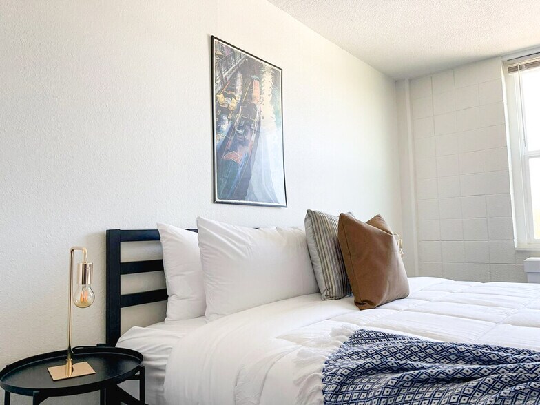 Building Photo - 2515 Burnet Ave