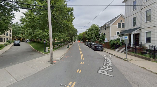 Building Photo - 173 Pleasant St