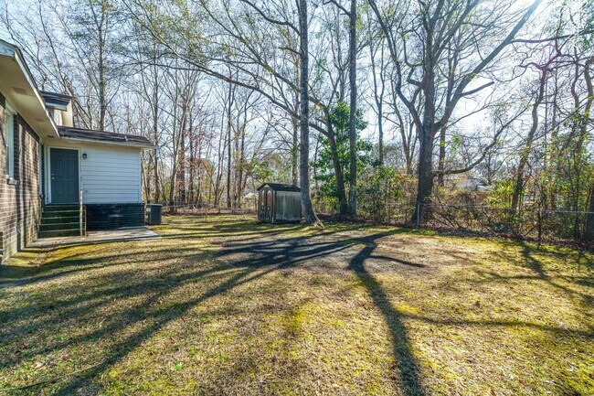 Building Photo - 118 Roberta Dr