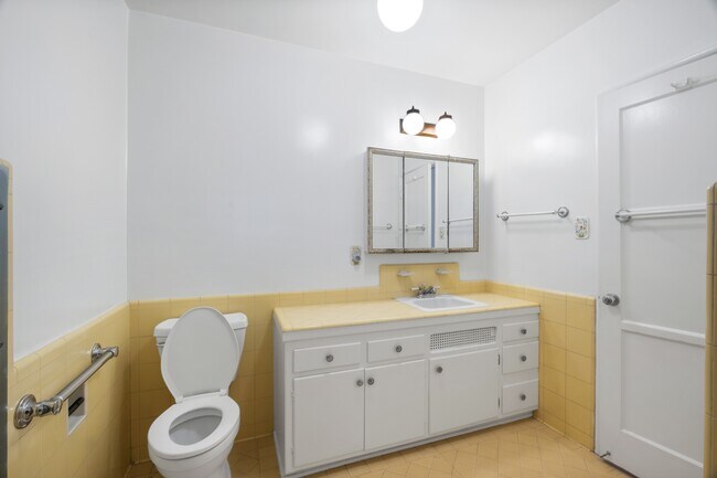 Building Photo - 4105 Irving Pl