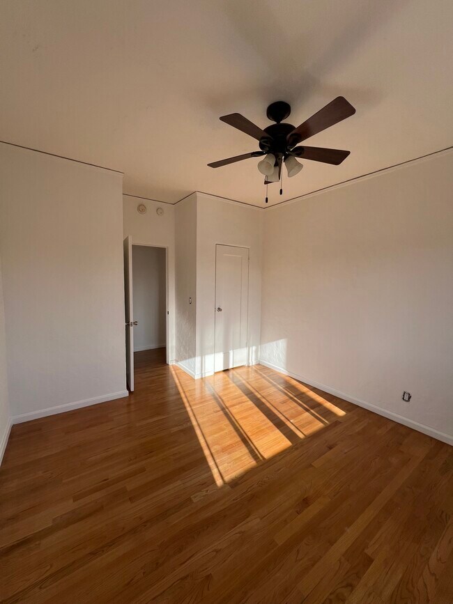 Building Photo - 27 E Montana St