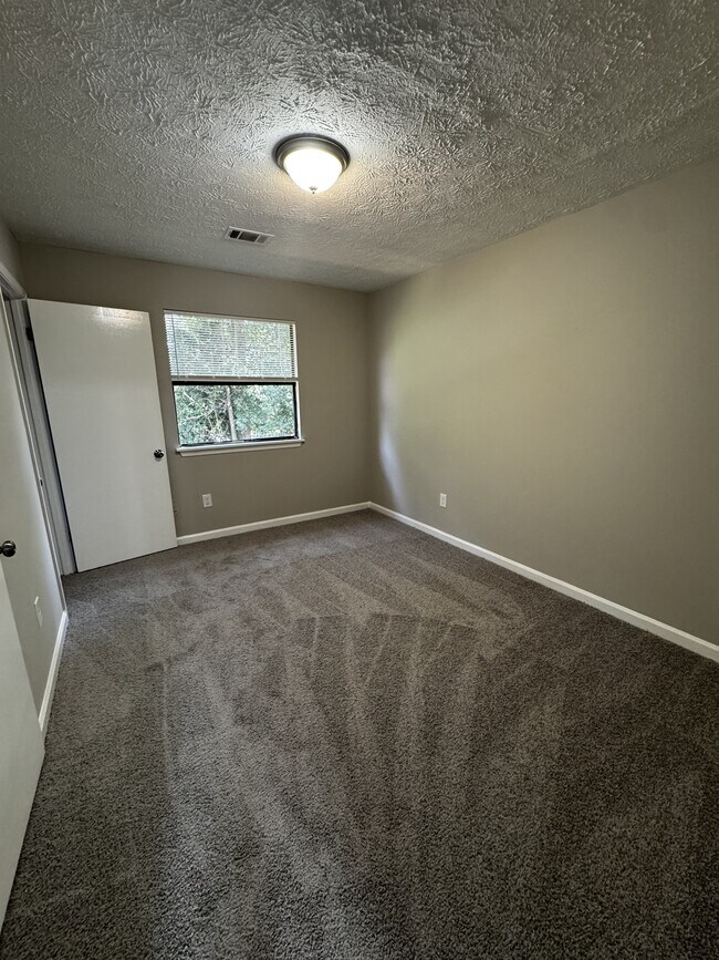 Building Photo - 5515 Caesars Way