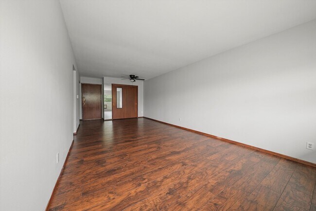 Building Photo - 2425 Wesleyan Ave