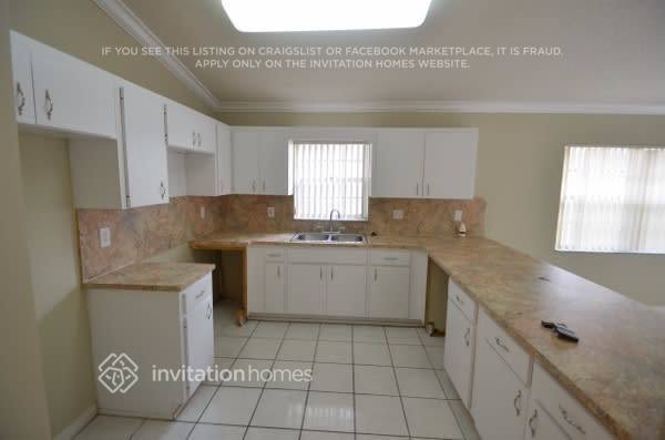 Building Photo - 17680 SW 4th Ct