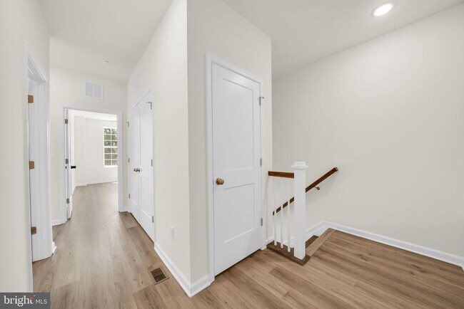 Building Photo - 228 Park Ln