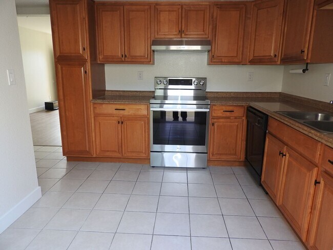 Building Photo - 4845scru