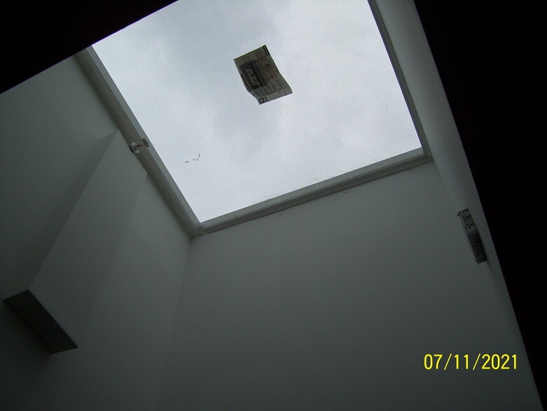 Skylights in Each Bedroom - 751 N Salina St