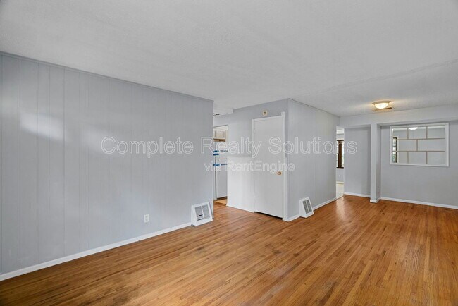 Building Photo - 416 Lanark Rd