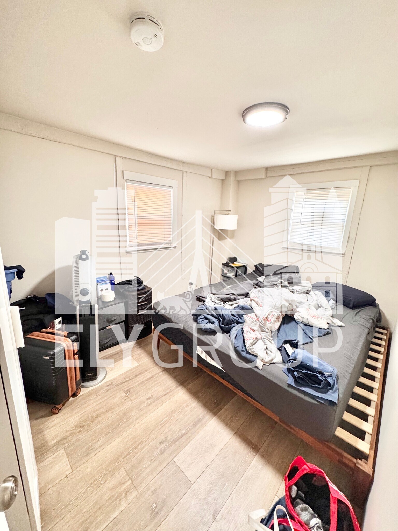 Building Photo - 76 Thorndike St