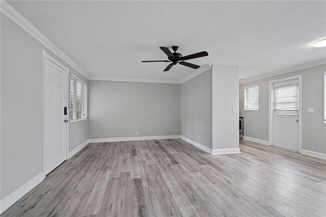 Building Photo - 2130 NE 42nd Ct