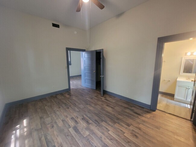 Building Photo - 508 3rd St