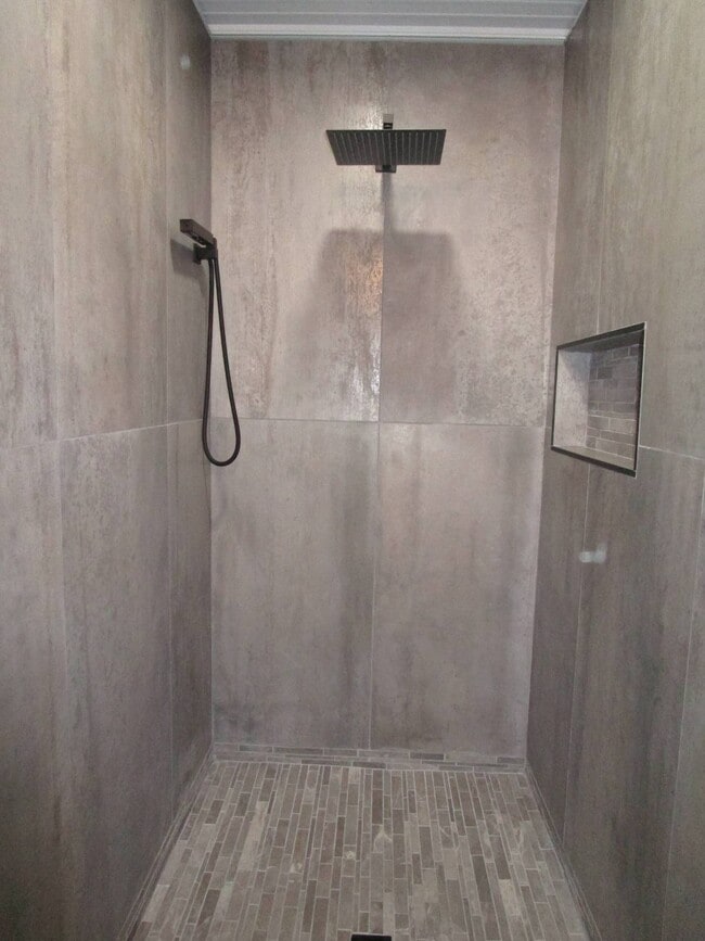 Building Photo - 362 Sunshine Ave