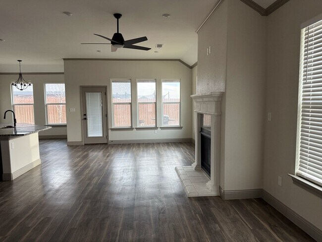 Building Photo - 8626 La Jolla Dr