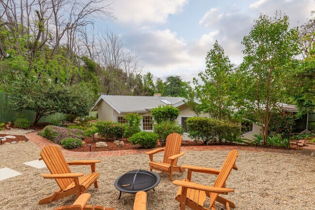 Building Photo - Beautiful Tarzana Rental!