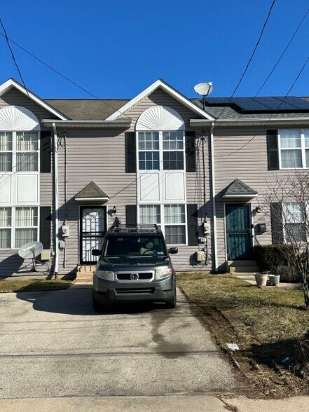 Building Photo - 6655 Musgrave St