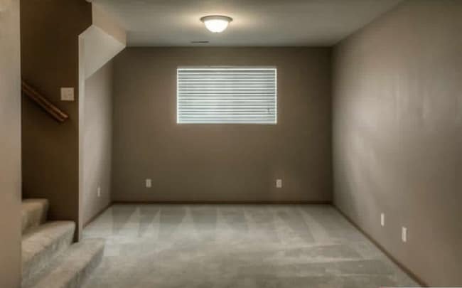 Building Photo - Inviting 3-Bedroom Near 168th & Giles!!