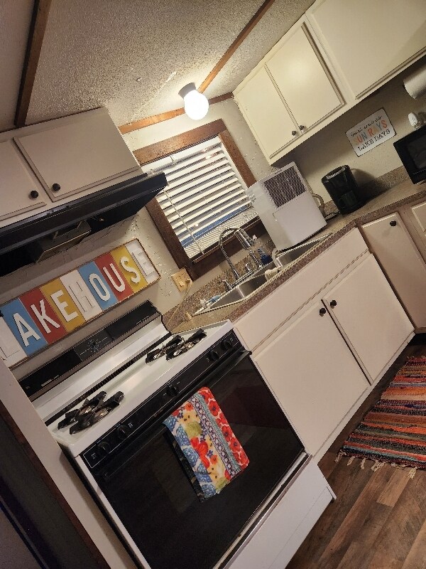 Building Photo - 3939 Colbert Rd