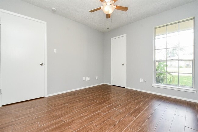 Building Photo - 23114 Newgate Dr