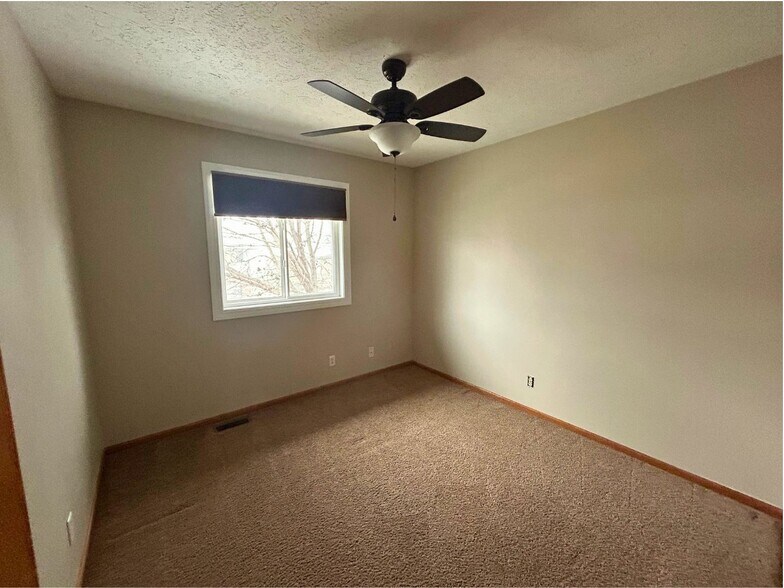 Building Photo - 5310 S 78th St