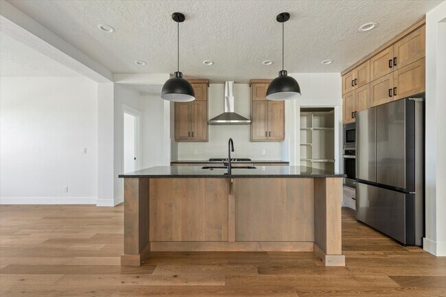 Building Photo - 8283 W Shams Ln