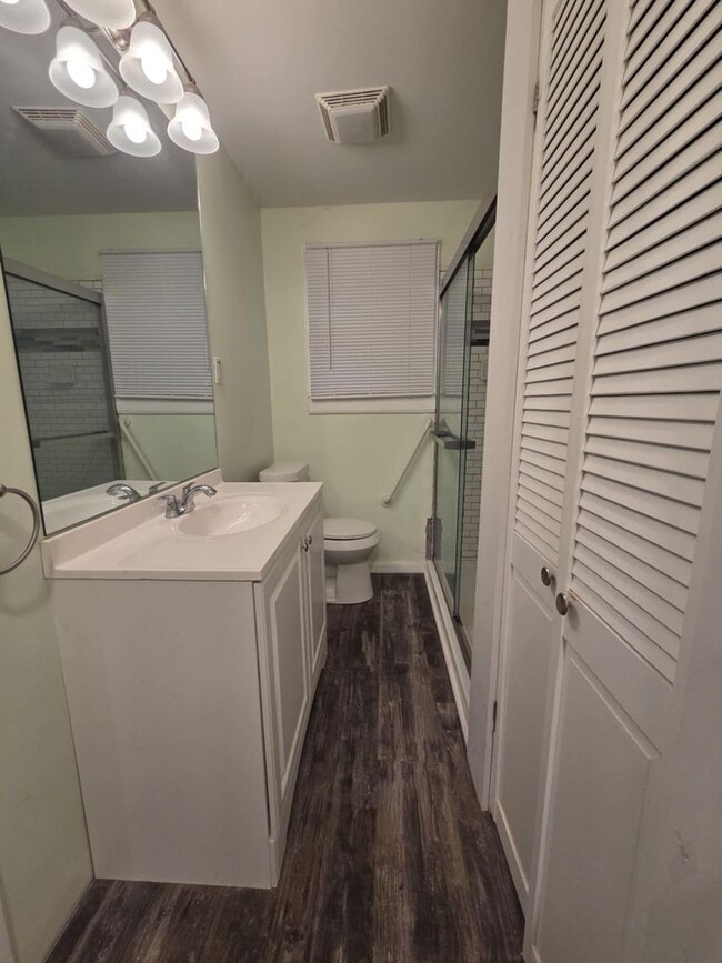 Building Photo - Spacious Home for Rent!