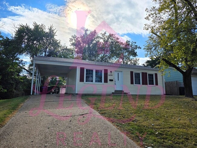 Primary Photo - Your Next Home Awaits! 3 Beds, 2 Baths & T...