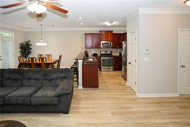 Building Photo - 7116 Blairs View Dr