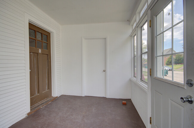 Building Photo - 310 Dewey St