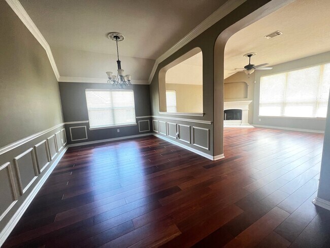 Building Photo - 23907 Hackberry Creek Dr