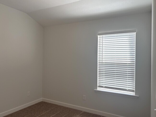 Building Photo - 8104 Bannock Cir