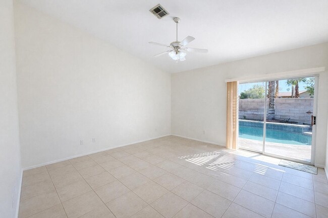 Building Photo - 78715 Naples Dr