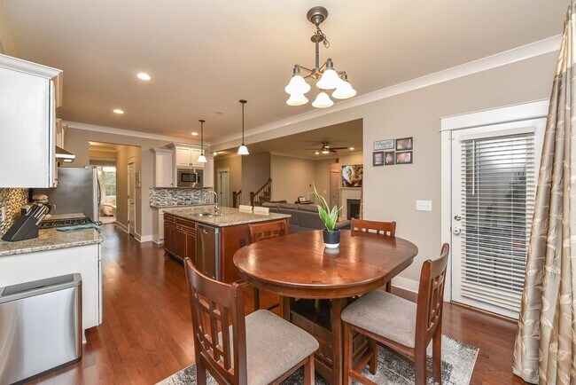 Building Photo - **LIKE NEW EXECUTIVE HOME IN PRESTIGIOUS H...