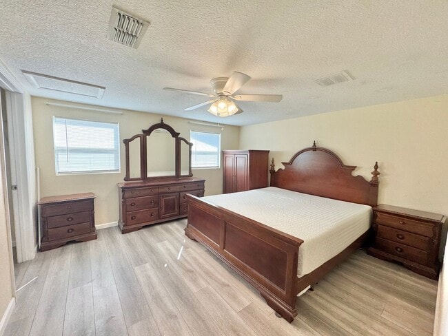 Building Photo - Furnished Apartment - Auburndale