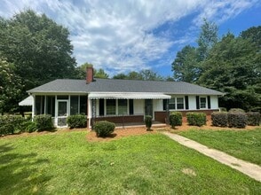Building Photo - Adorable Apex Ranch on 2 Acres of Land!