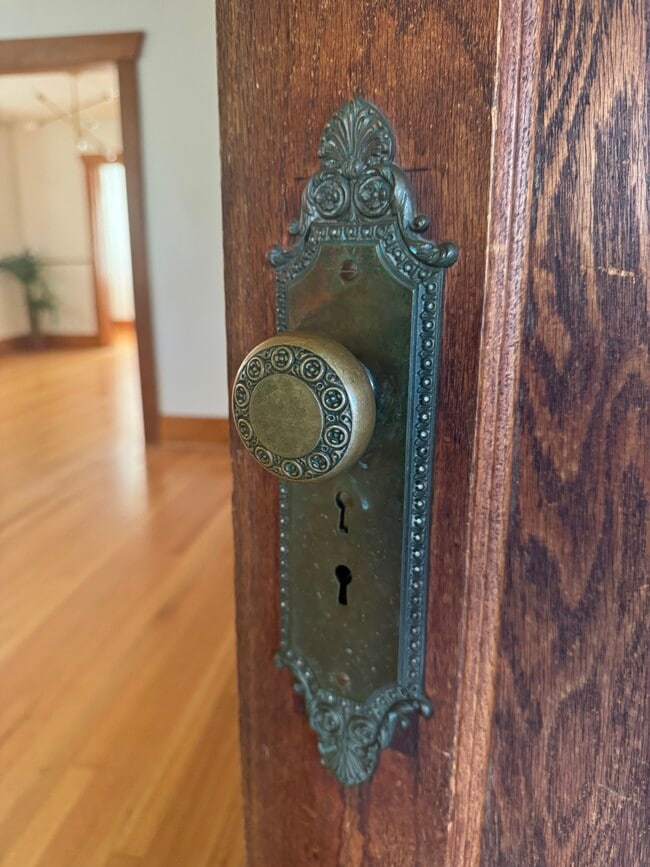 Building Photo - The Pioneer