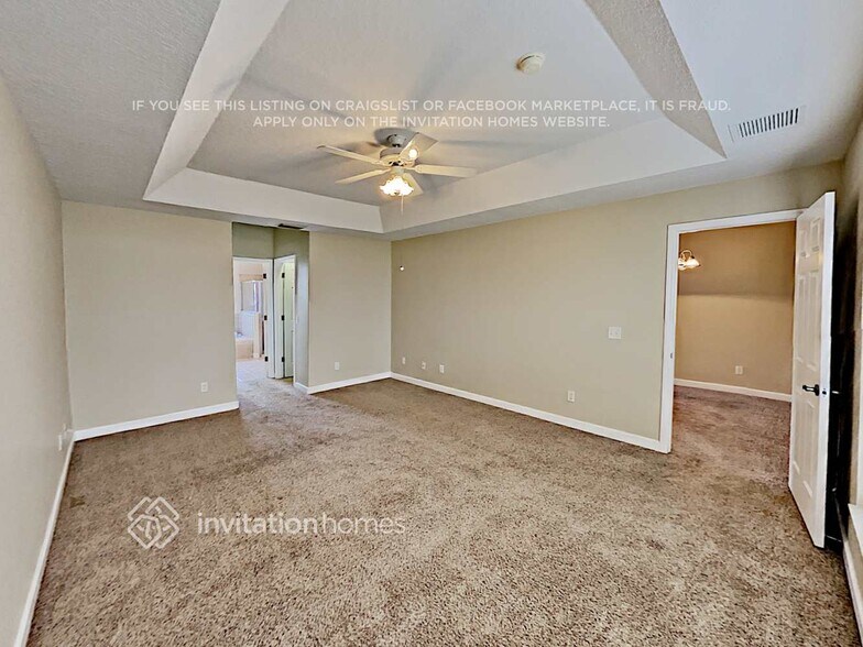 Building Photo - 3800 Bayshore Cir