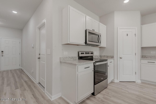 Building Photo - 14438 Macadamia Ln