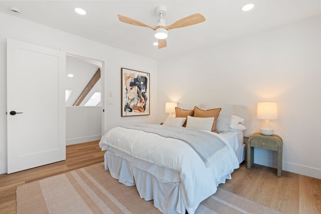 Building Photo - 6801 El Fuerte St