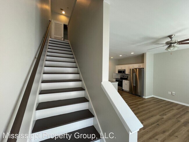 Building Photo - 3 br, 3 bath House - 222 Town Center Drive
