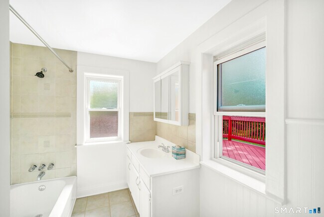 Building Photo - 29 Hazelhurst Ave