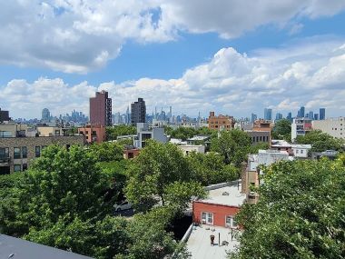 Building Photo - 193 Withers St