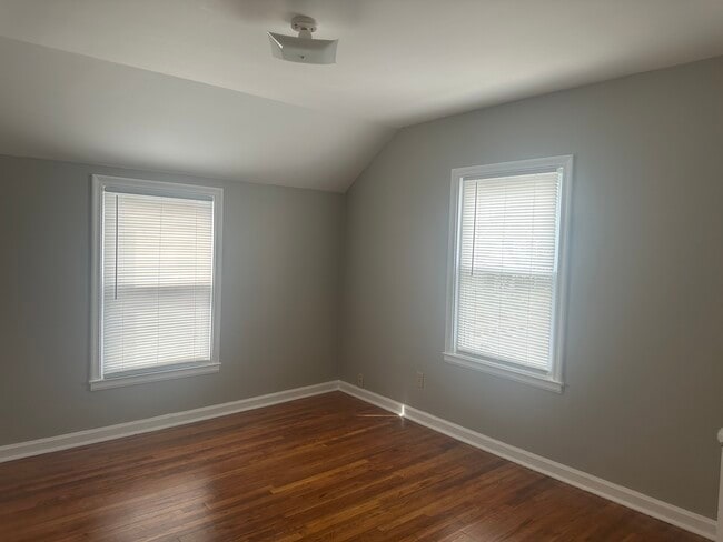 Building Photo - Three bedroom house with garage