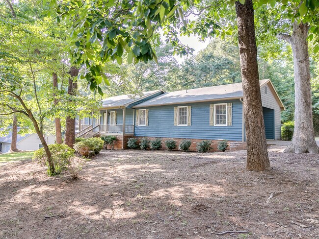 Building Photo - Spacious 3-Bed Home in District 6 with Pri...