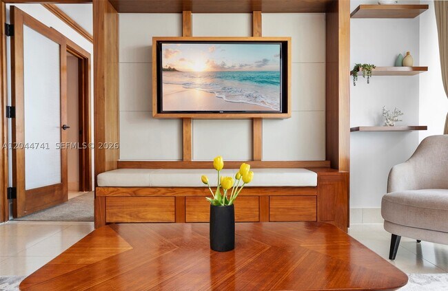 Building Photo - 6801 Collins Ave