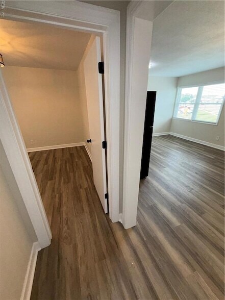 Building Photo - 9654 Selby Pl